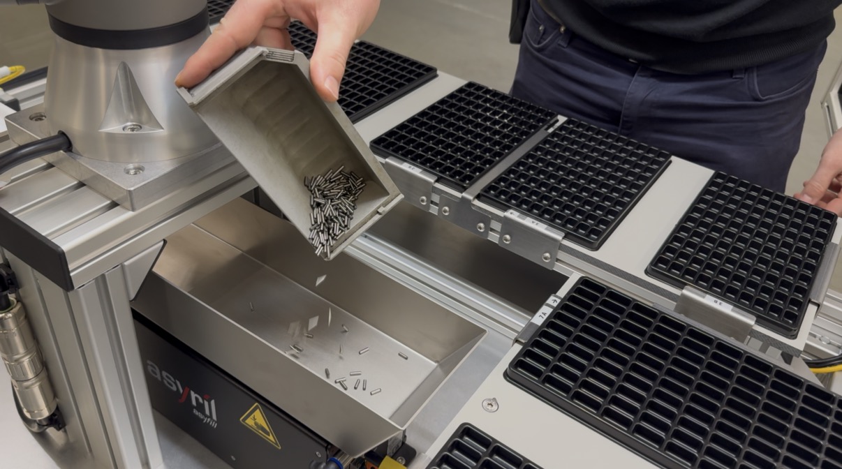 Automatisierungszelle zum Vereinzeln von Bauteilen